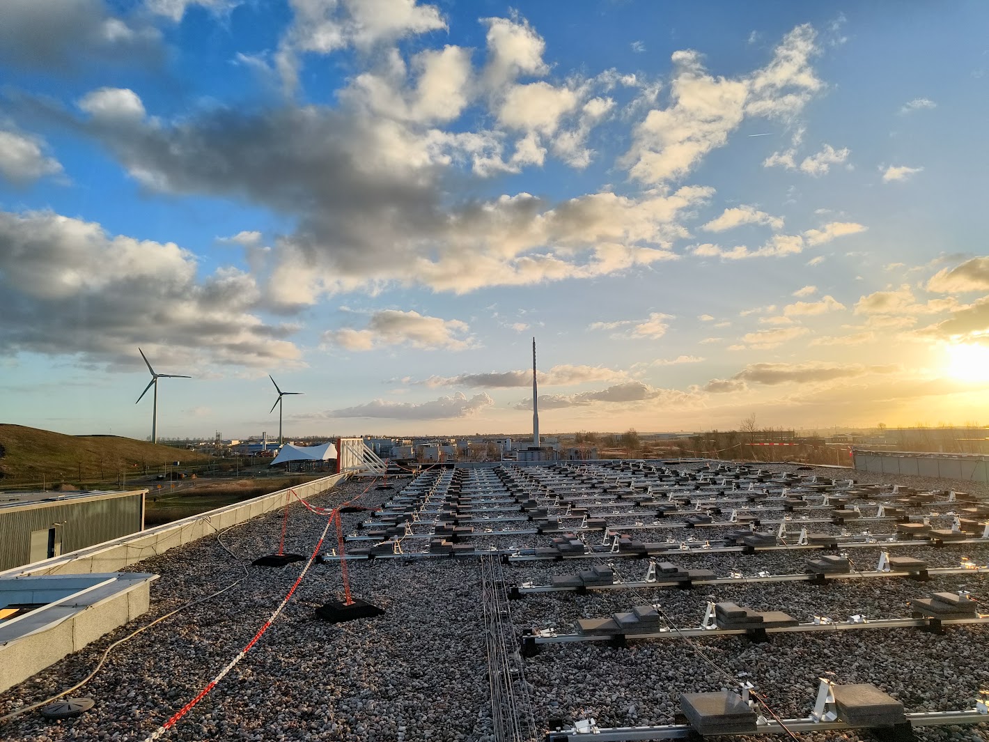 1MWp zon en een nieuwe transformator bij een distributiecentrum