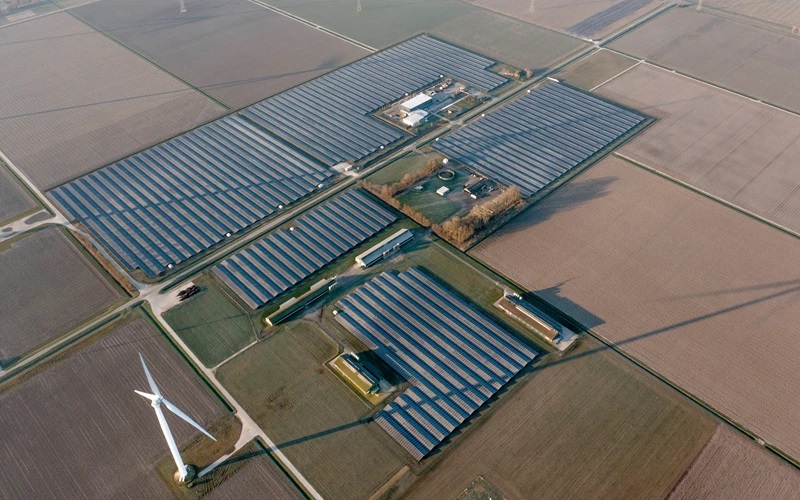 Ready-to-build traject voor een grootschalig batterijsysteem gekoppeld op een zonnepark of windpark via cable pooling